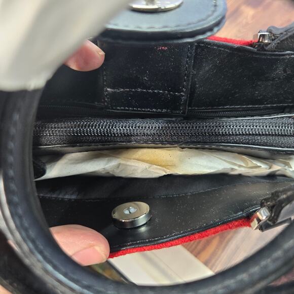 Vintage NWT Q&A Retro Red/Black Small Slingbag/Handbag - Picture 8 of 10